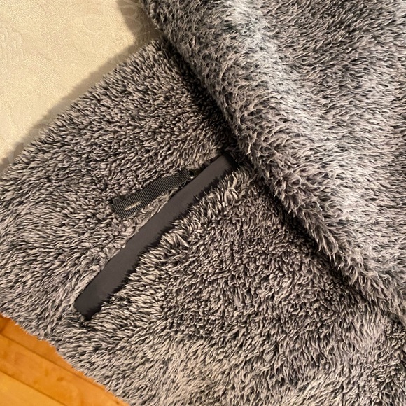 LL Bean Gray Fleece Pullover - Picture 7 of 7